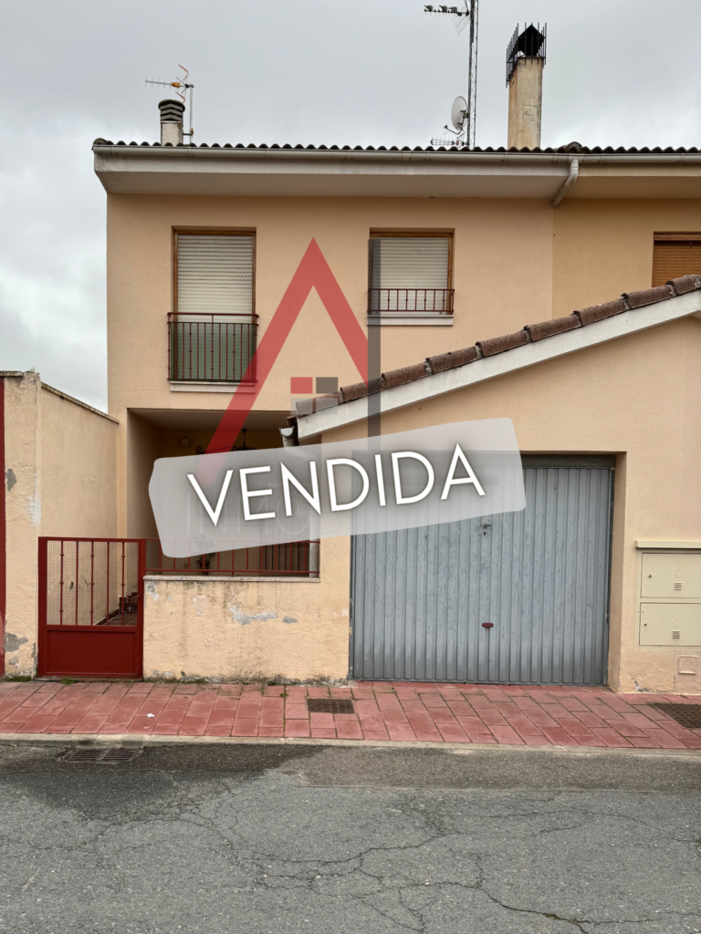 NO DISPONIBLE - CASA ADOSADA EN NAVA DE LA ASUNCION