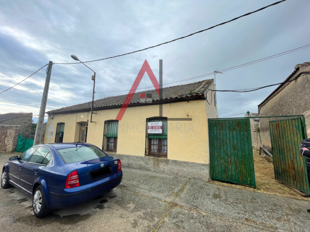 CASA PARA REFORMAR EN HOYUELOS ······································································································································································ 35.000€