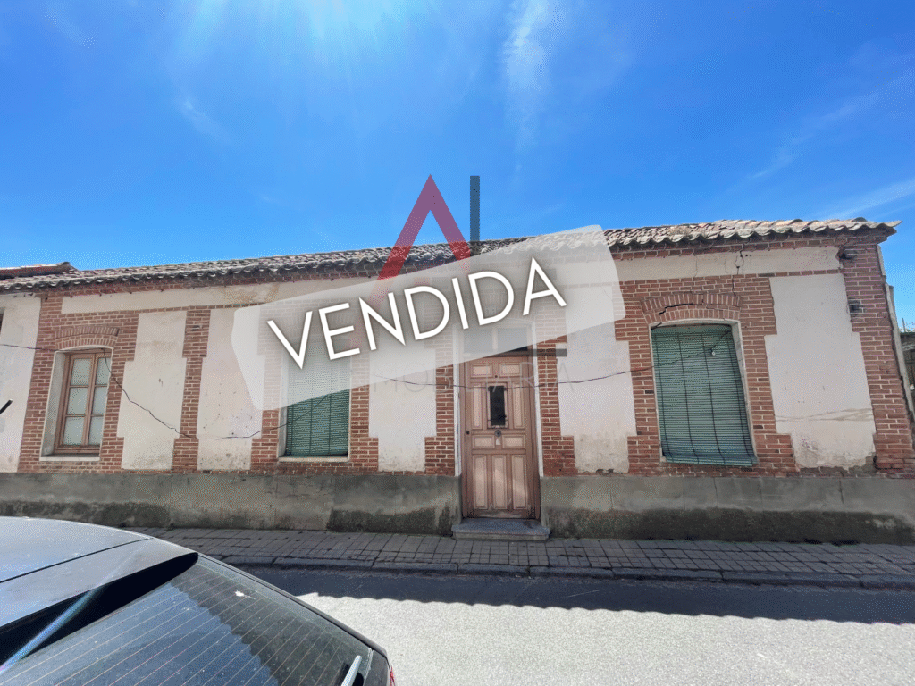 VENDIDA - CHALET PARA REFORMAR EN NAVA DE LA ASUNCION