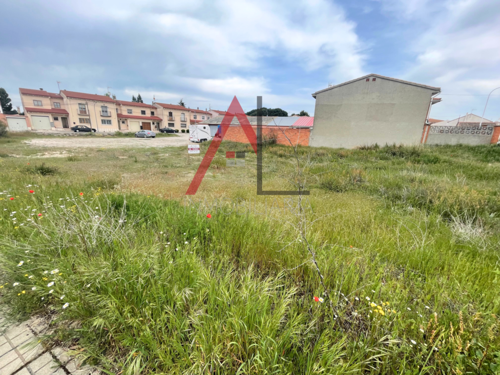 TERRENO URBANO EN VENTA EN NAVAS DE ORO ········································································································································ 80€/M2