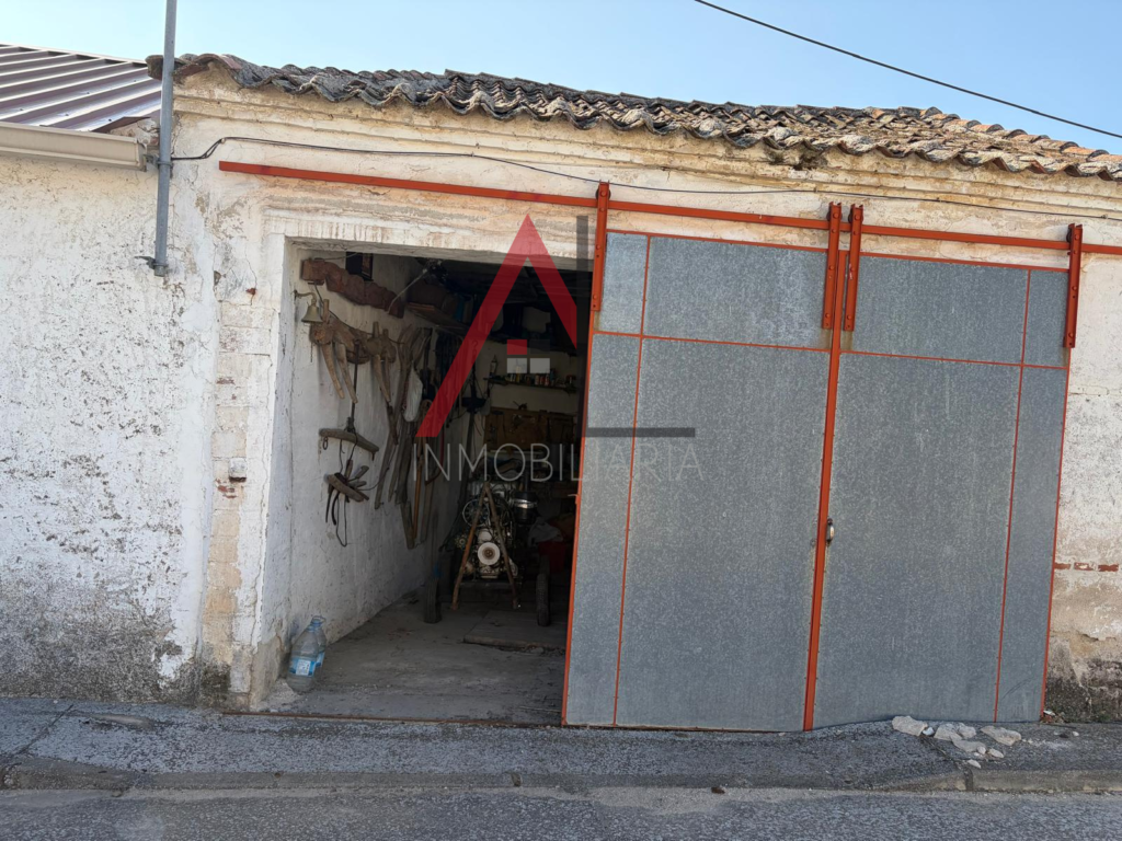 CASA EN VENTA PARA REFORMAR EN SANTIUSTE DE SAN JUANBAUTISTA ·························································································· 15.000€